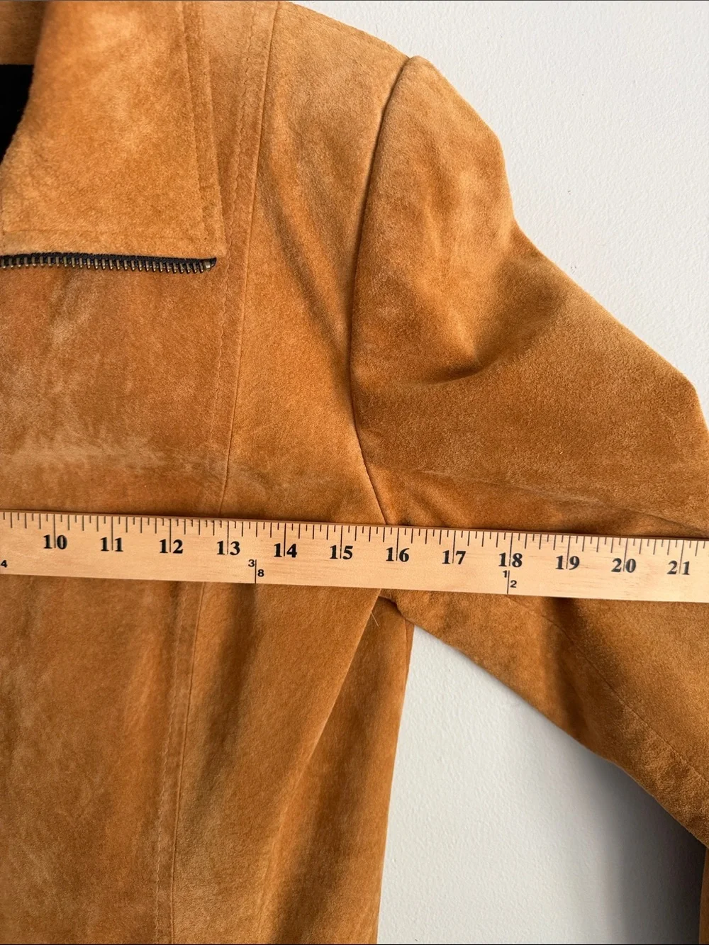 Vintage Women’s Suede Leather Zip Jacket in Tan